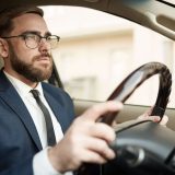 Zakaz prowadzenia pojazdów a warunkowe umorzenie postępowania